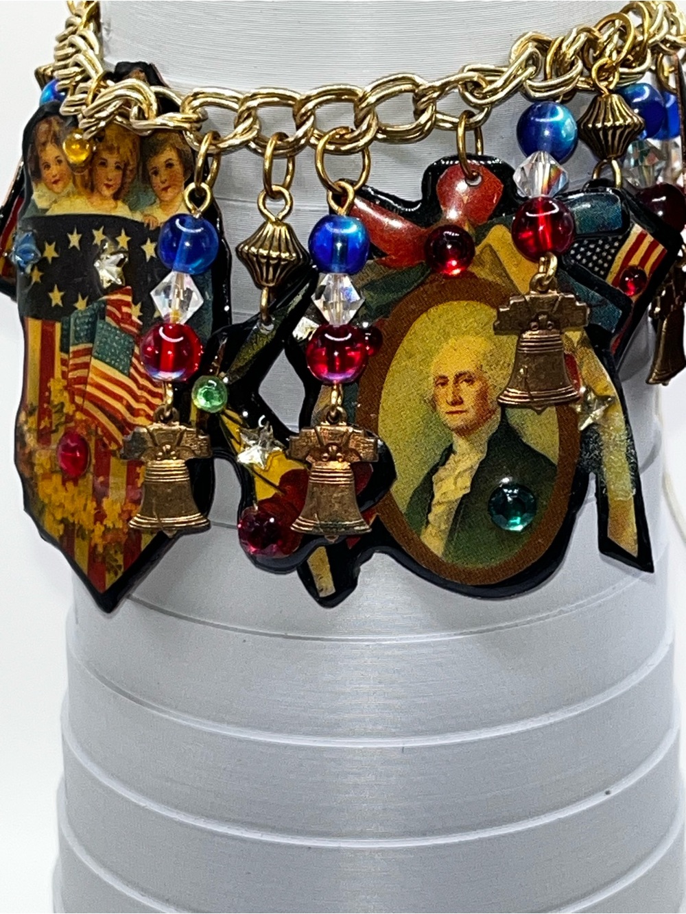 RARE!! Designs From The Deep decoupage Patriotic Americana Charm Bracelet - Picture 3 of 16